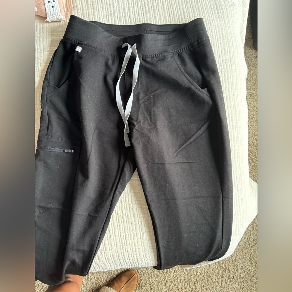 Women’s Figs Zamora Scrub Joggers